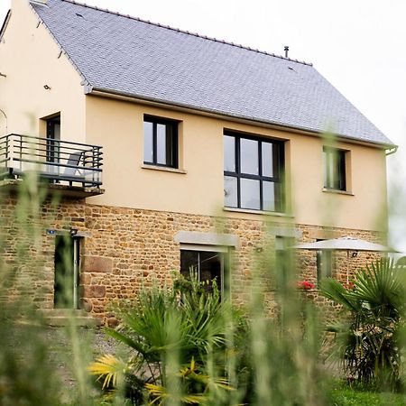 Maison Comprenant Deux Gites A Louer, Ensemble Ou Independamment, Capacite De 4 A 19 Personnes Idealement Place Pour Visiter Le Mont-Saint-Michel, Saint-Malo Et Les Alentours Baguer-Pican Exterior foto
