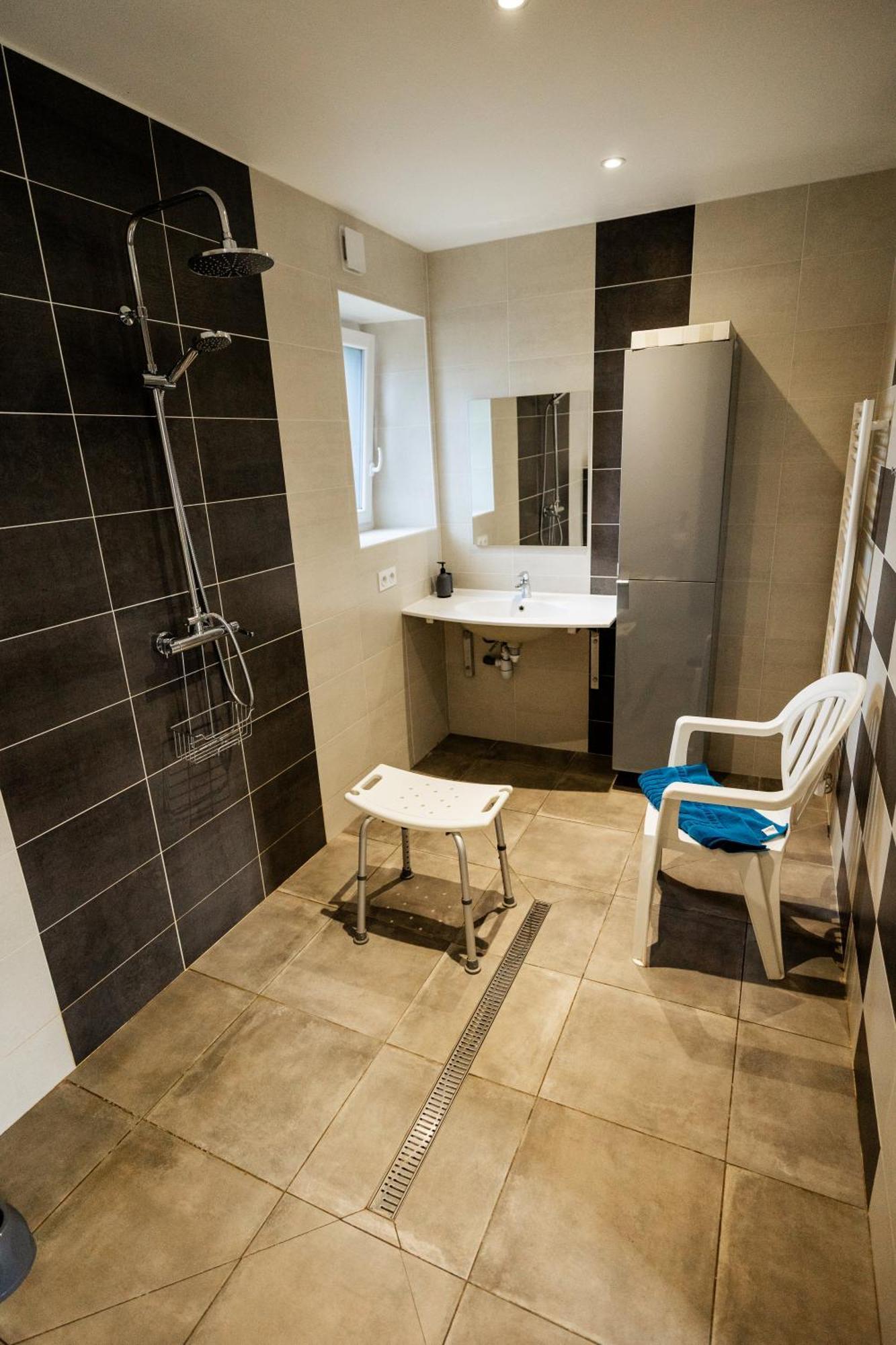 Maison Comprenant Deux Gites A Louer, Ensemble Ou Independamment, Capacite De 4 A 19 Personnes Idealement Place Pour Visiter Le Mont-Saint-Michel, Saint-Malo Et Les Alentours Baguer-Pican Exterior foto