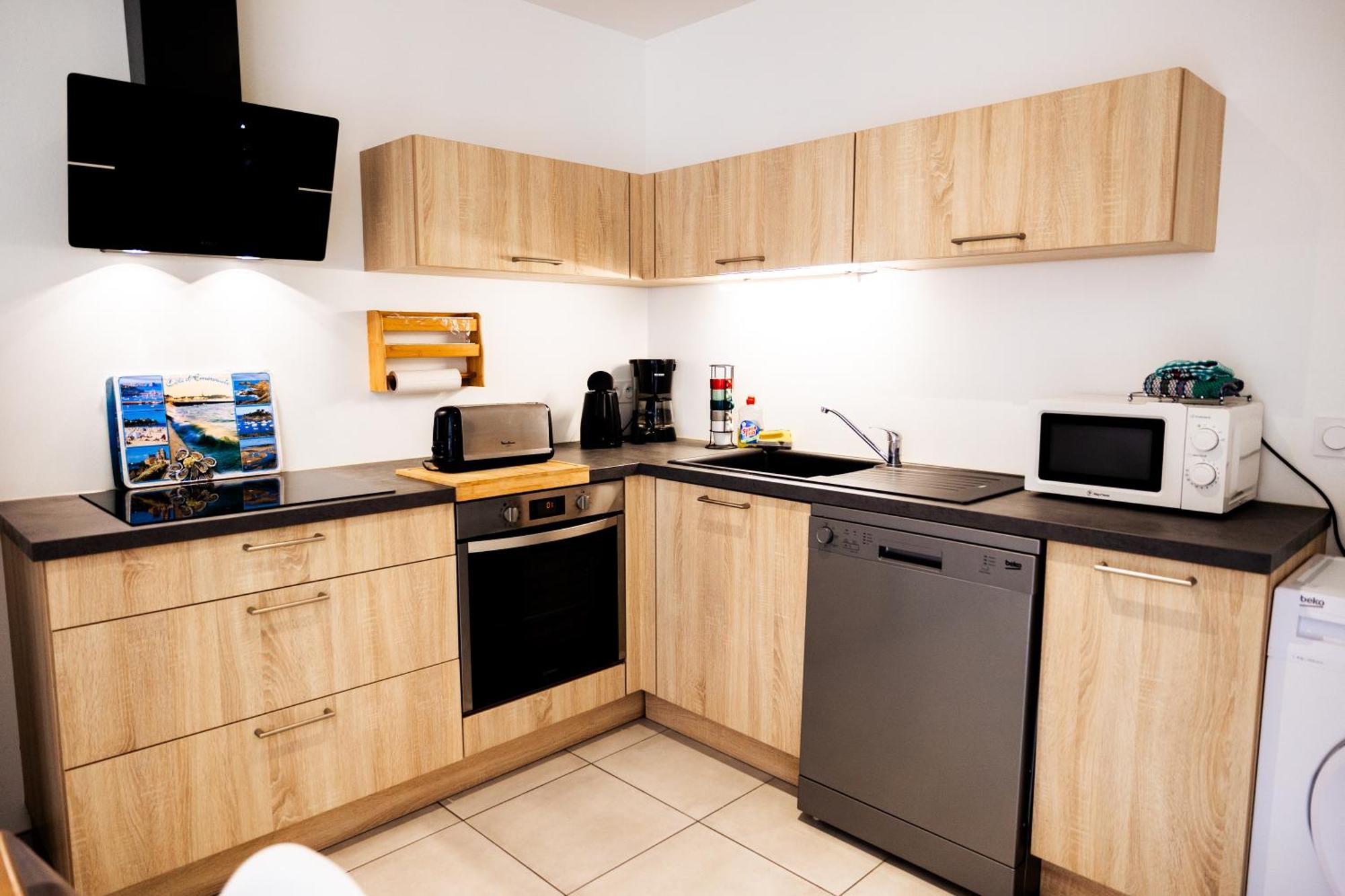 Maison Comprenant Deux Gites A Louer, Ensemble Ou Independamment, Capacite De 4 A 19 Personnes Idealement Place Pour Visiter Le Mont-Saint-Michel, Saint-Malo Et Les Alentours Baguer-Pican Exterior foto
